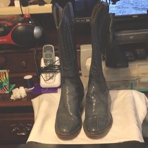 snakeskin cowboy boots